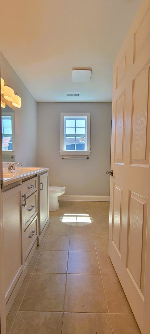 Building Photo - Beautiful 2 story home in heart of Church ...