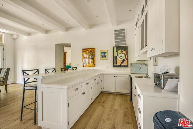 Building Photo - 9669 Oak Pass Rd