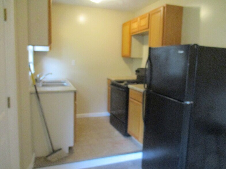 Building Photo - 547 Glenwood Ave