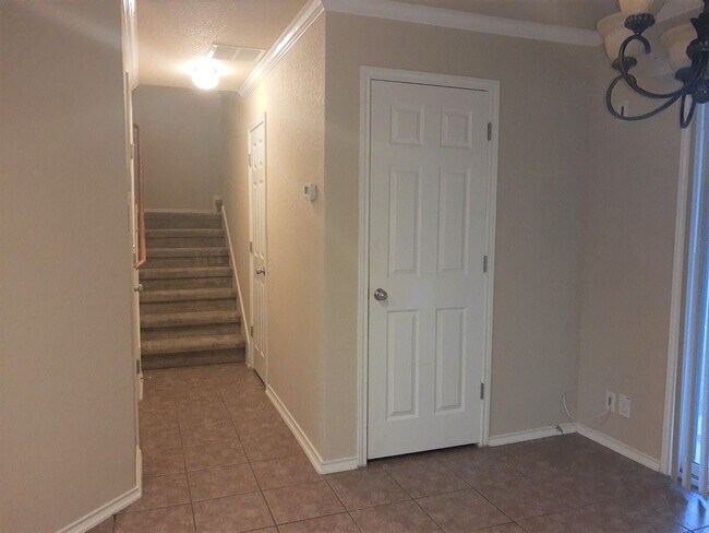 Building Photo - Well Maintained 3 Bedroom Home in Converse