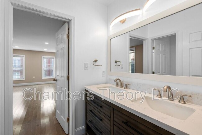 Building Photo - 1641 4th St NW