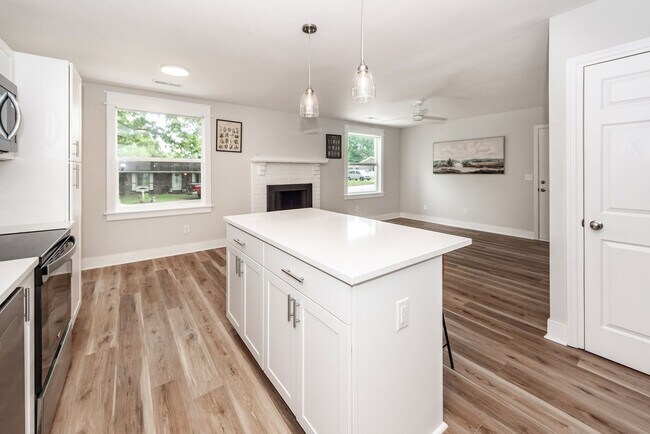 Building Photo - 3 Bedroom, 1 Bathroom Home in Willowbrook - Goose Creek