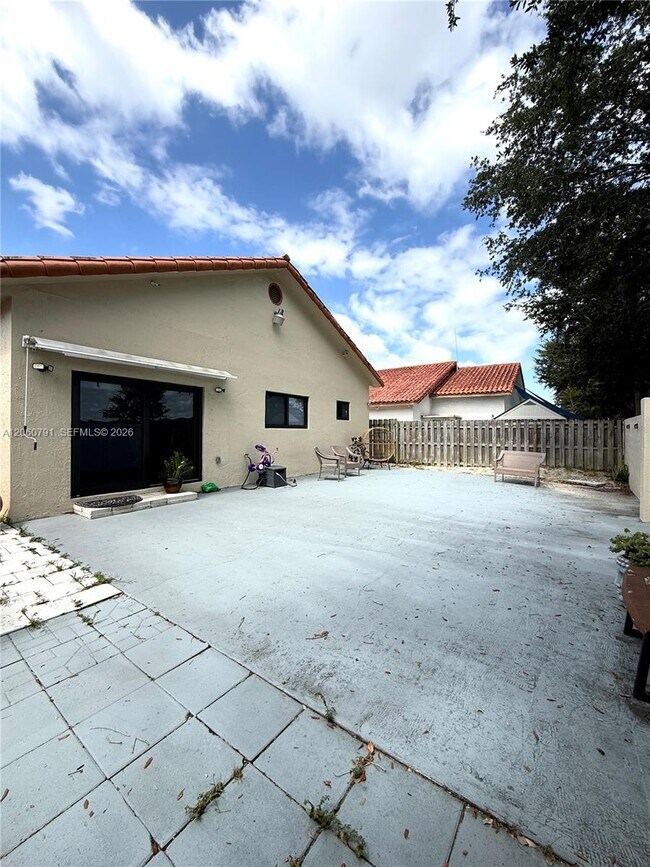 Building Photo - 8731 NW 153rd Terrace