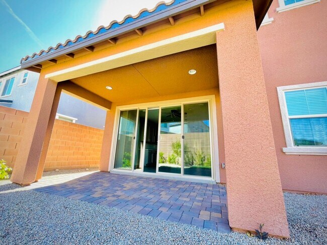 Building Photo - 72 Verde Rosa Dr