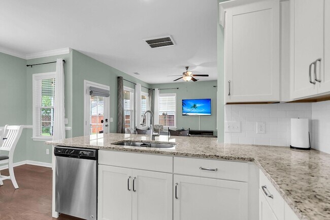 Building Photo - 534 Alderly Dr