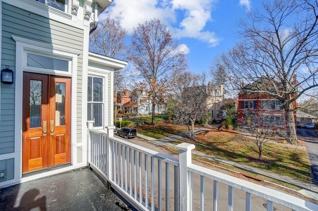 Building Photo - 2701 Cleinview Ave