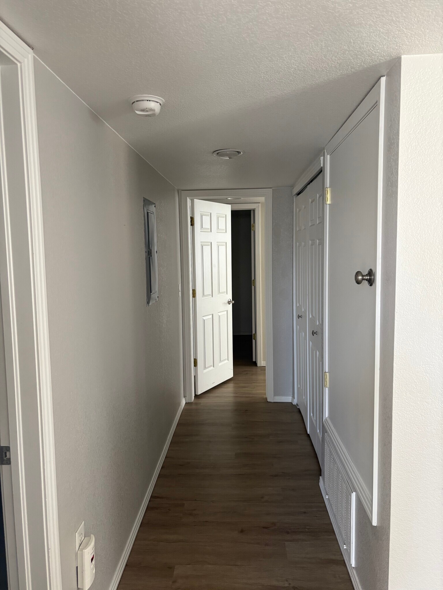 Building Photo - 3002 W Elizabeth St