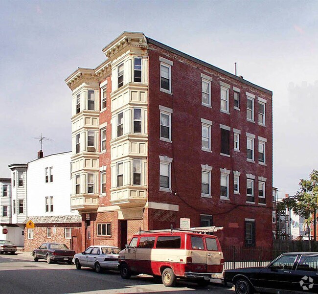Primary Photo - 114 Cottage St