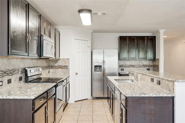 Building Photo - 5701 Cass Ct
