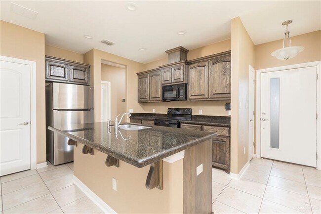 Building Photo - 15 E Candor Dr