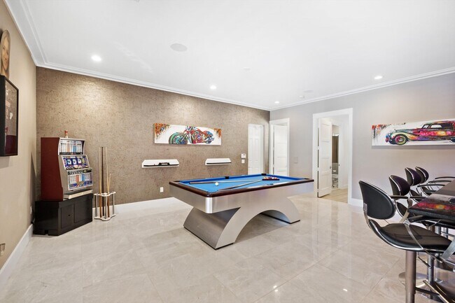 Building Photo - 15880 Barnstormer Ct