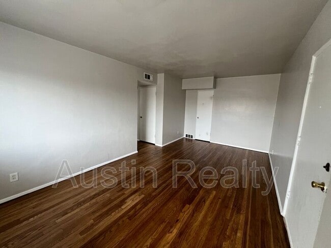 Building Photo - 9011 Olive Blvd