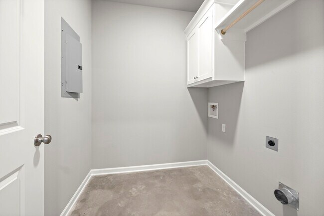 Building Photo - 18627 Greenwell Springs Rd