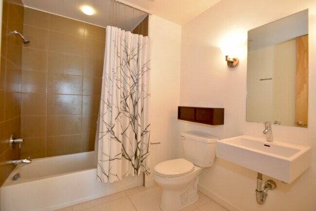 Second Bath - 845 Fort Stockton Dr