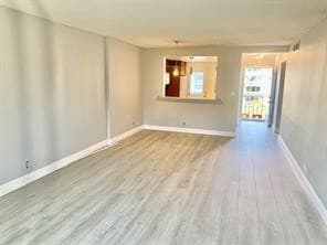 Building Photo - 320 NE 12th Ave