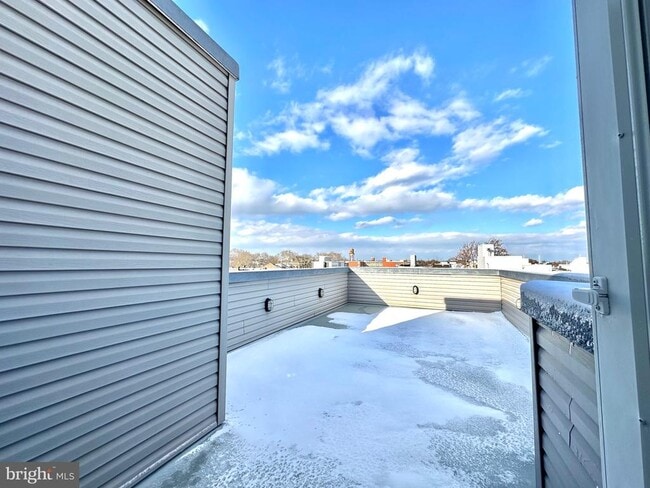 Building Photo - 2514 W Seybert St