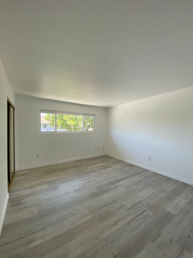 Building Photo - Harbor Village 2 bedroom Condo *OPEN HOUSE - SEE DATES AVAILABILITY*