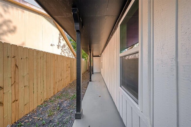 Building Photo - 7719 Dawnridge Dr