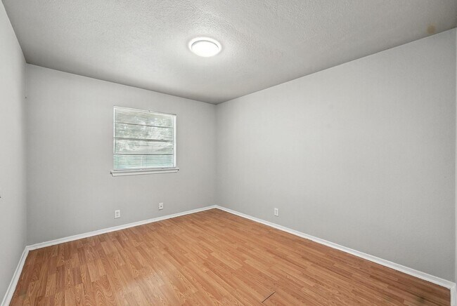 Building Photo - QUAINT 3 Bed, 2 Bath Home in Mckinney, TX!...