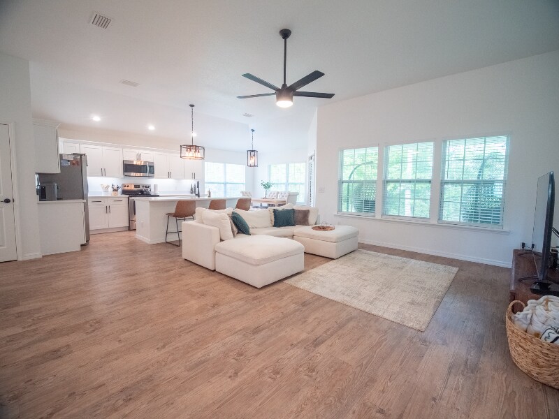 Building Photo - 315 Lindale Glen