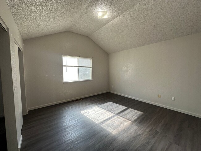 Building Photo - 4541 Creekside Cir