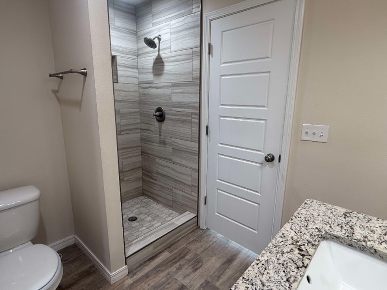 Building Photo - 8991 Redbud Rd