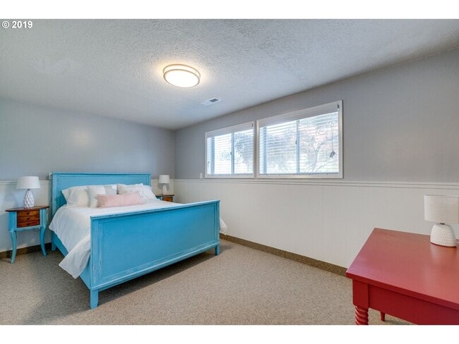 Building Photo - 3333 SE 167th Ave