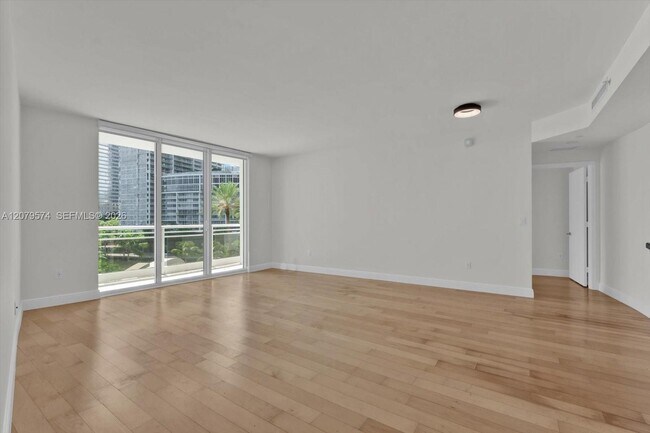Building Photo - 901 Brickell Key Blvd