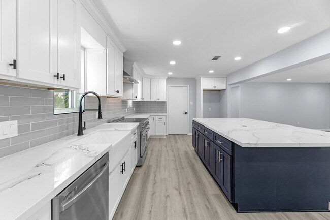 Building Photo - 11402 Ash Creek Dr