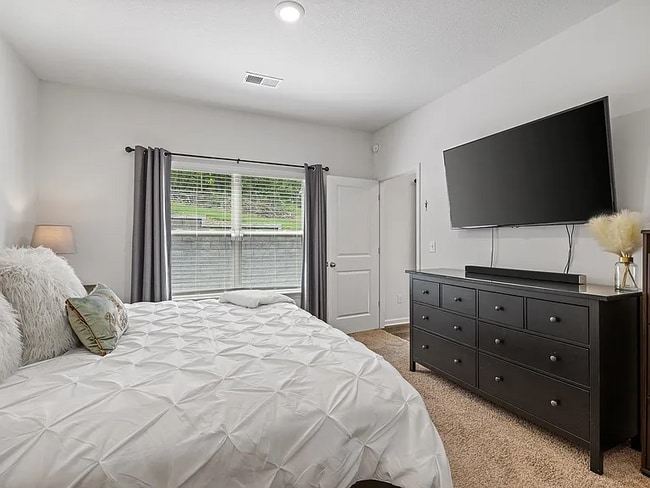 Building Photo - 15 Trevor Cv