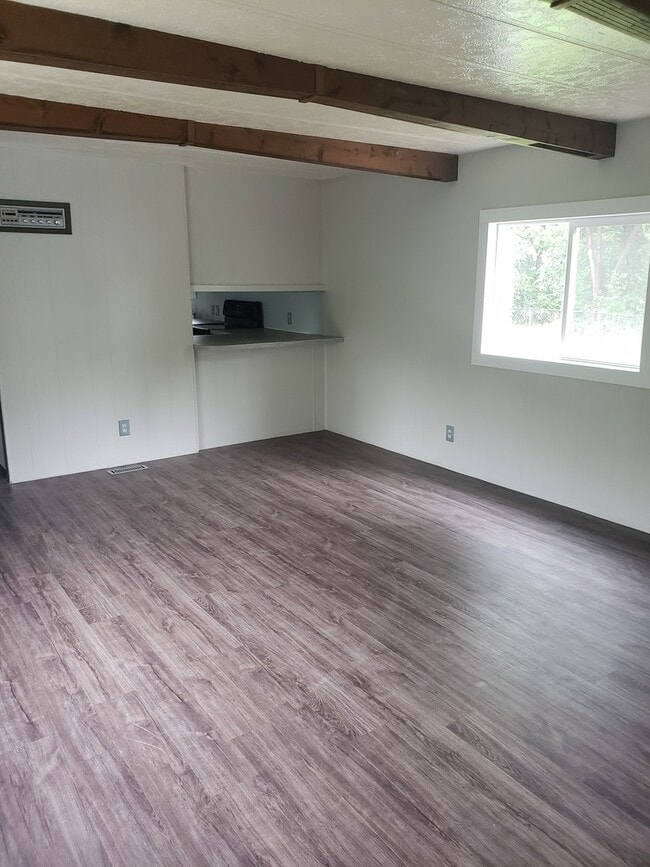 Building Photo - 3 bed 1.5 bath mobile