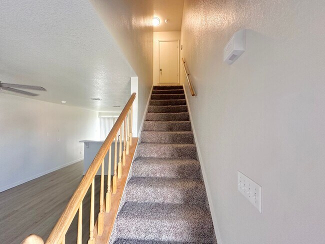 Building Photo - NEW IN MANAGEMENT - RENOVATED UNIT