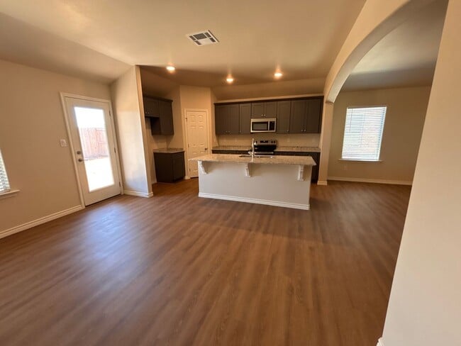 Building Photo - Spacious 4-Bedroom New Build by Silver Leaf Homes