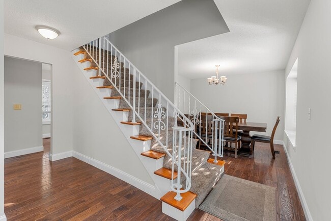 Building Photo - Spacious 4-Bed, 3-Bath Family Home