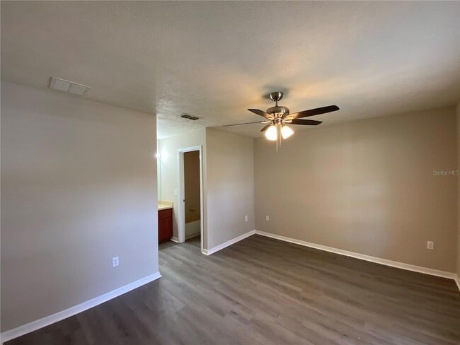 Building Photo - 5890 SE 119th Pl