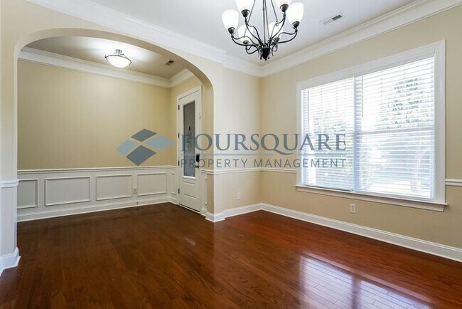 Building Photo - Spacious 3-Bedroom Single-Family Home with...