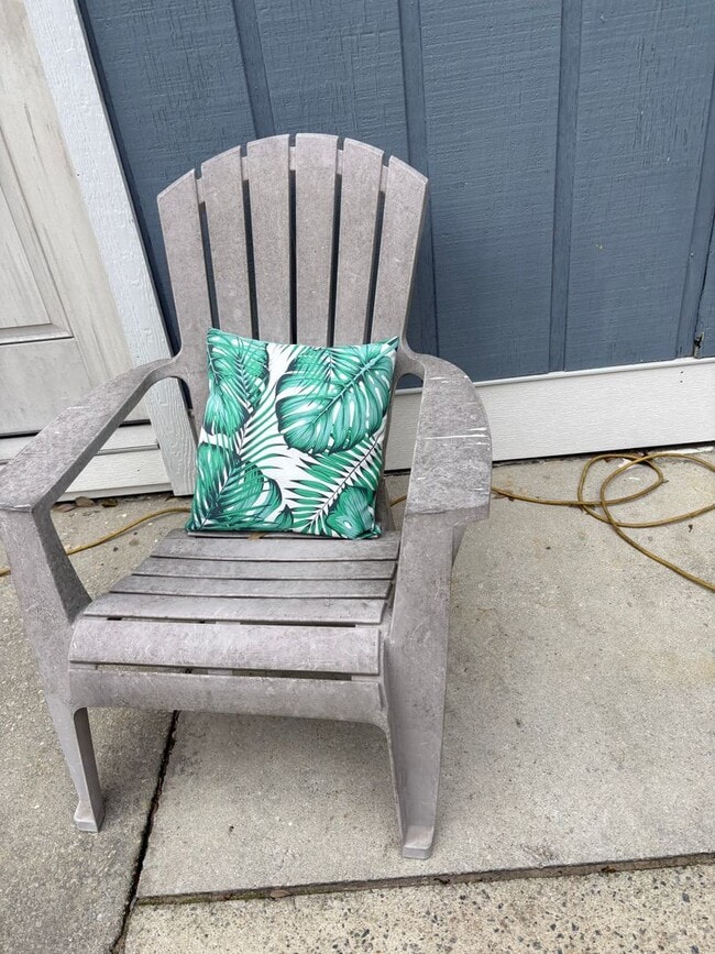 Building Photo - 4 Bedroom 3 Bath Home in Kill Devil Hills Available for Yearly Lease