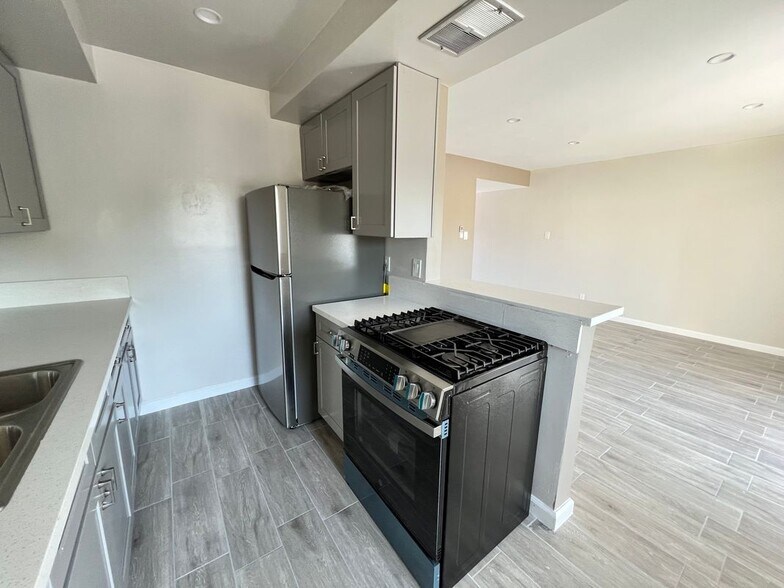 Building Photo - 9025 Mills Ave