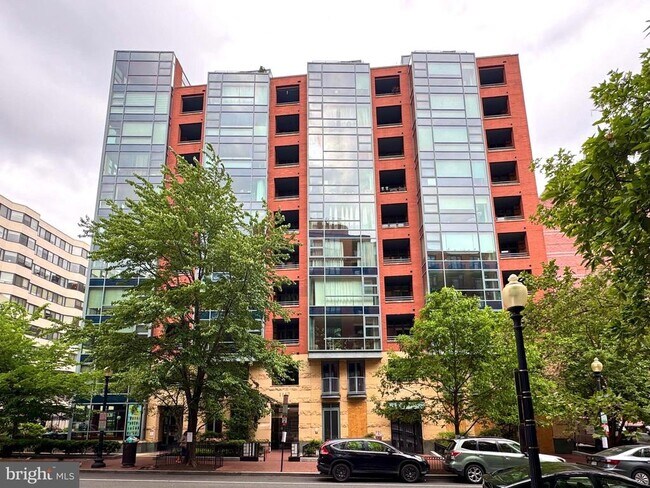 Building Photo - 1117 10th St NW