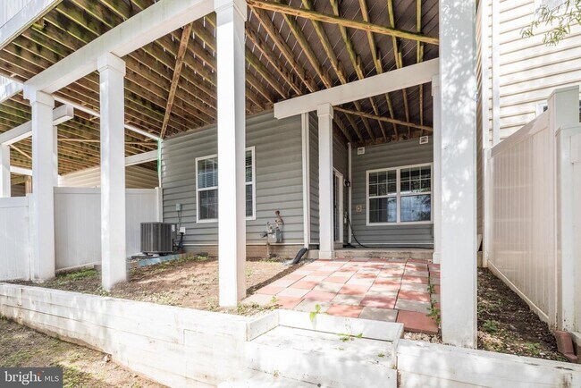 Building Photo - 43543 Heritage Gap Terrace