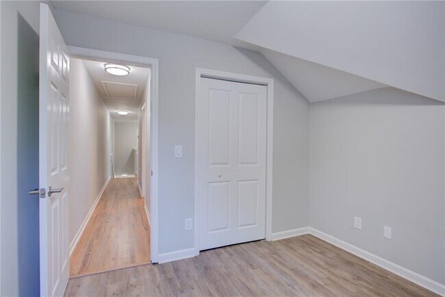 Building Photo - 1173 Arlington Ave SW