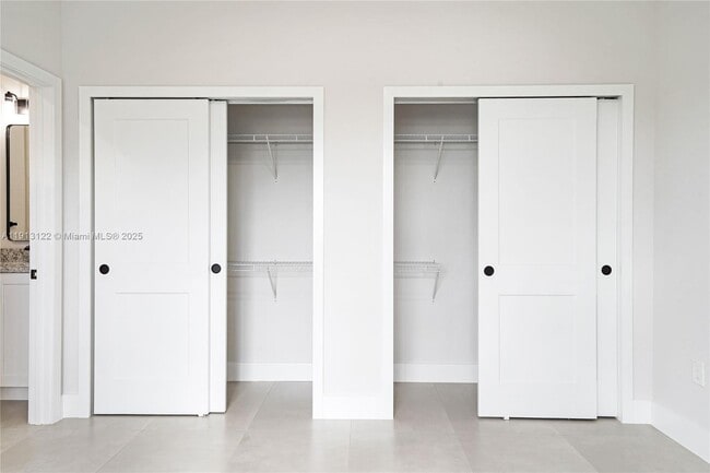 Building Photo - 4307 E 8th Ct