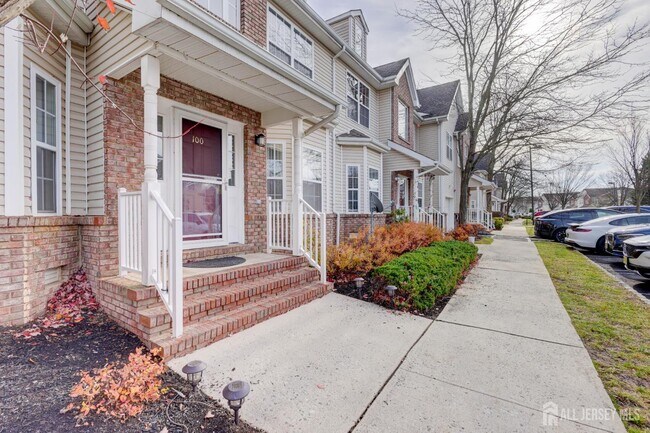 Building Photo - 100 Forest Dr