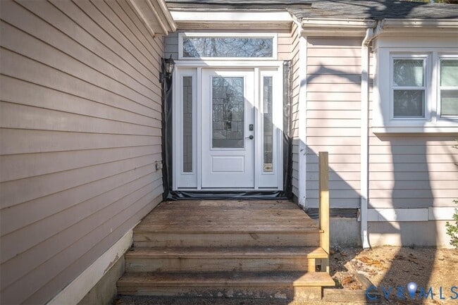 Building Photo - 5600 Woods Walk Rd