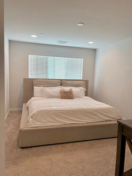 Building Photo - 8230 S 132nd St