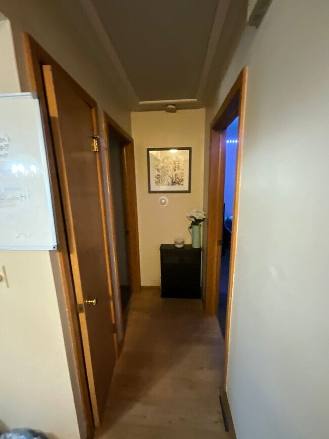 Building Photo - 3850 S 75th St