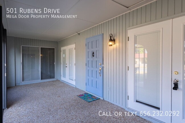 Building Photo - 501 Rubens Dr