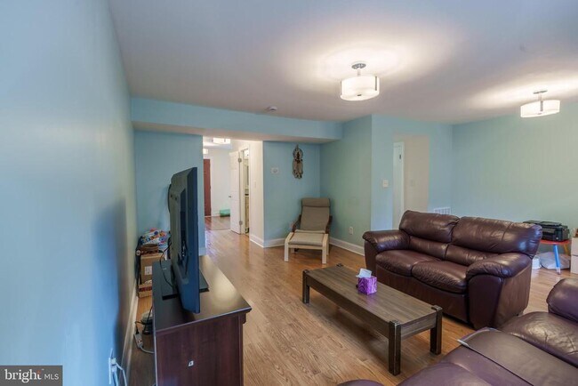 Building Photo - 5776 Yellowrose Ct