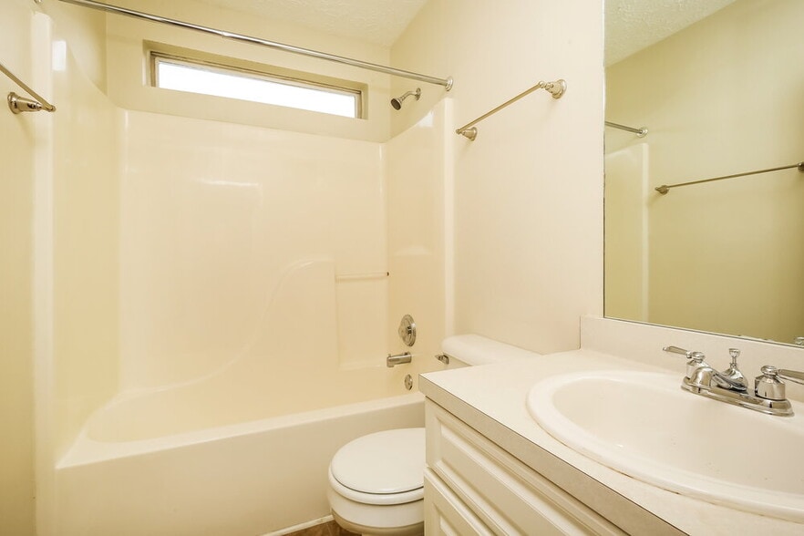 Building Photo - 3508 Glenfalls Dr