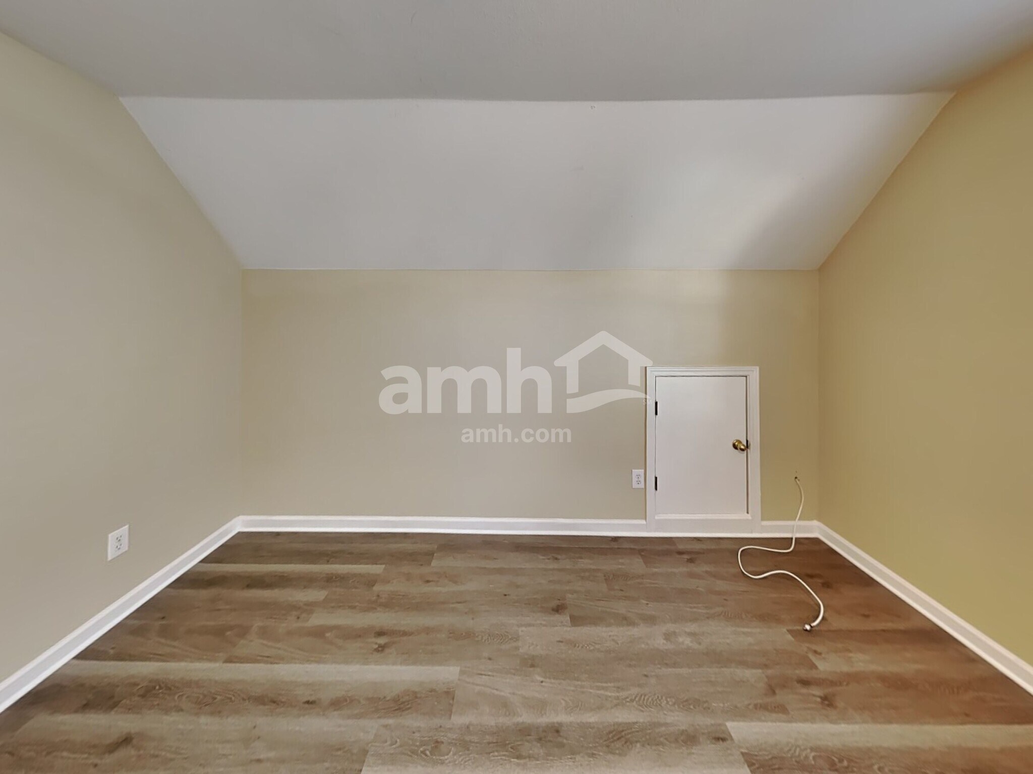 Building Photo - 6483 Grand Hickory Dr